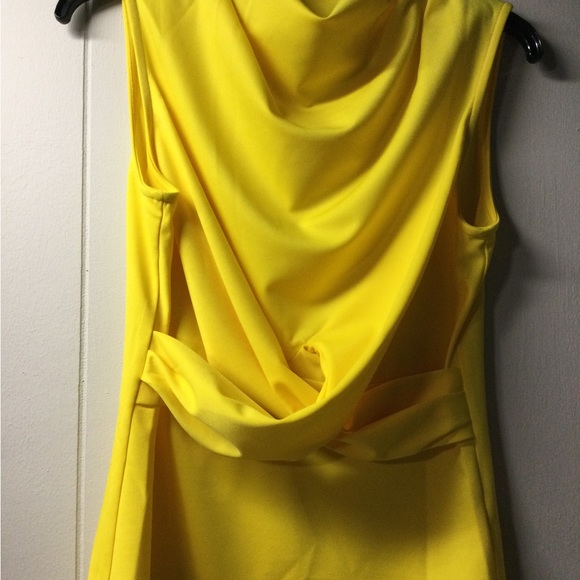SHEIN. NWT Chic yellow sleeveless top size M - Picture 2 of 4